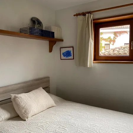 بيت للعطل Charming House Near The Sea In كولونغا